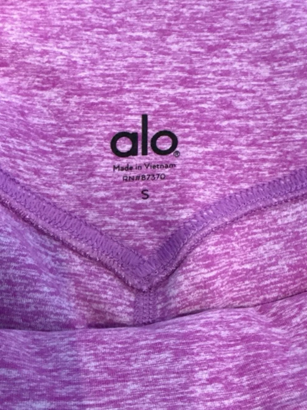 ALO Yoga soft stretch